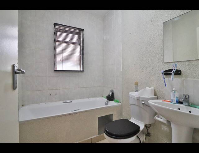 2 BEDROOM APARTMENT FOR SALE IN MONTCLAIR